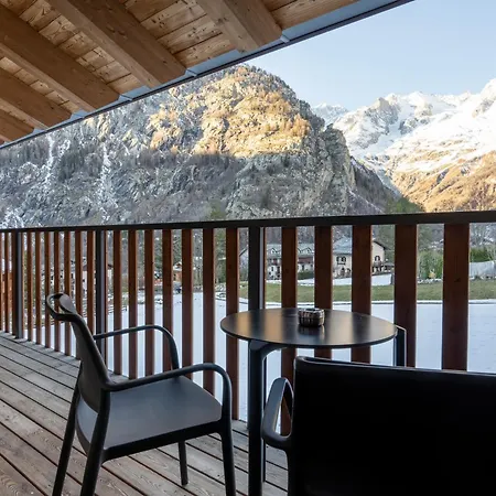 Grand Mont Blanc, By R Collection 5*