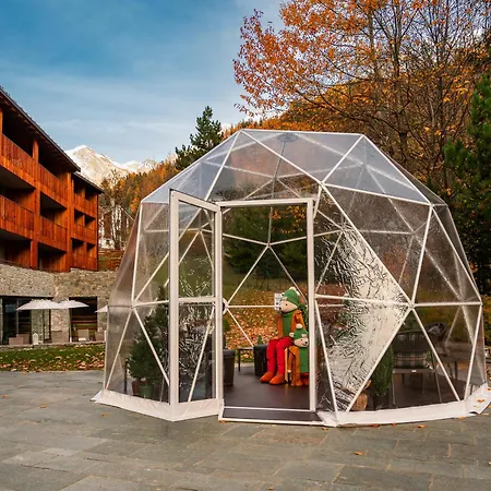 Grand Mont Blanc, By R Collection 5*