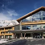 Grand Mont Blanc, By R Collection Szálloda 5*