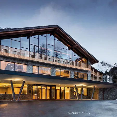 Grand Mont Blanc, By R Collection Hotell 5*