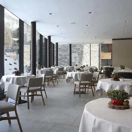 Grand Mont Blanc, By R Collection Hotel Courmayeur