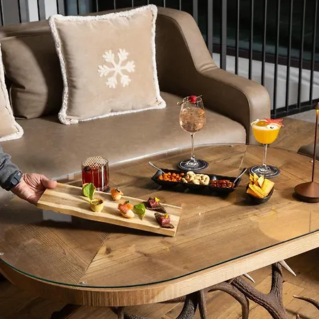 Grand Mont Blanc, By R Collection 5* Courmayeur