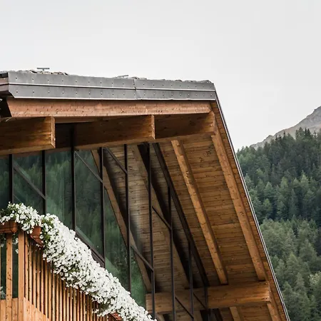 Готель Grand Mont Blanc, By R Collection Курмайор