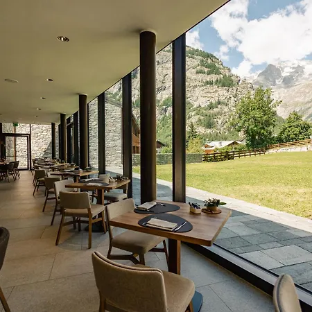 Grand Mont Blanc, By R Collection 5*