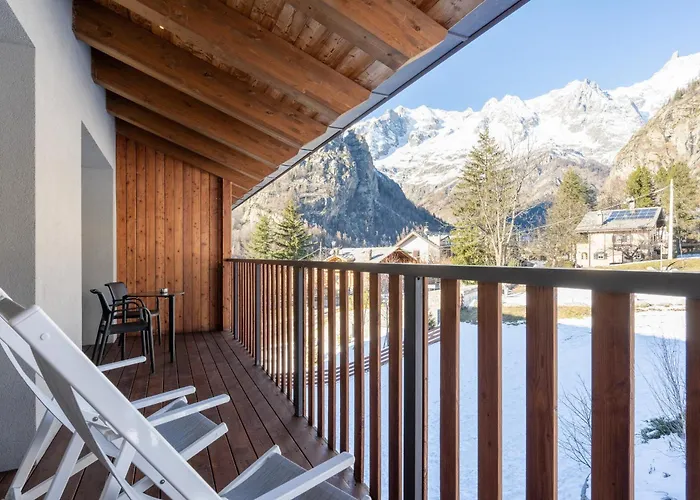 Grand Mont Blanc, By R Collection Κουρμαγιέρ