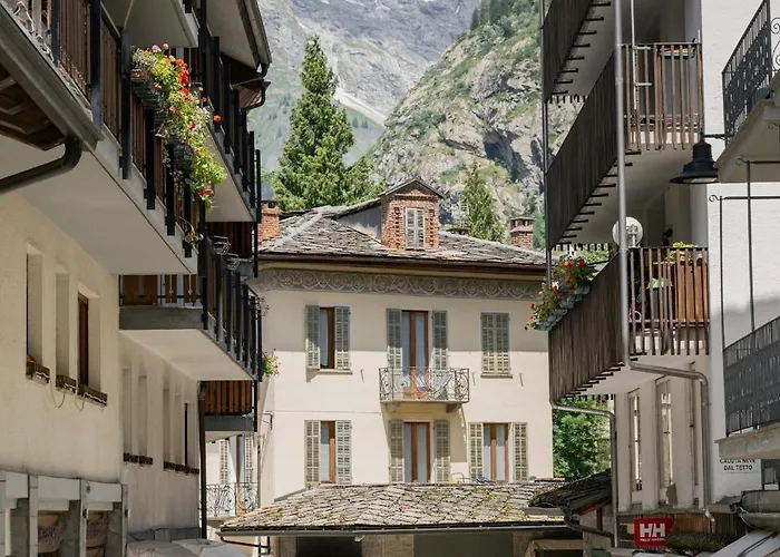 Grand Mont Blanc, By R Collection Ξενοδοχείο Κουρμαγιέρ